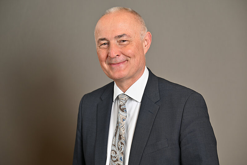 Prof. Dr. med. Andreas Schneeweiß
